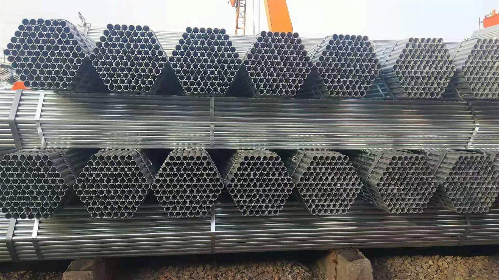 Hot-dipped galvanized Steel Pipe 5