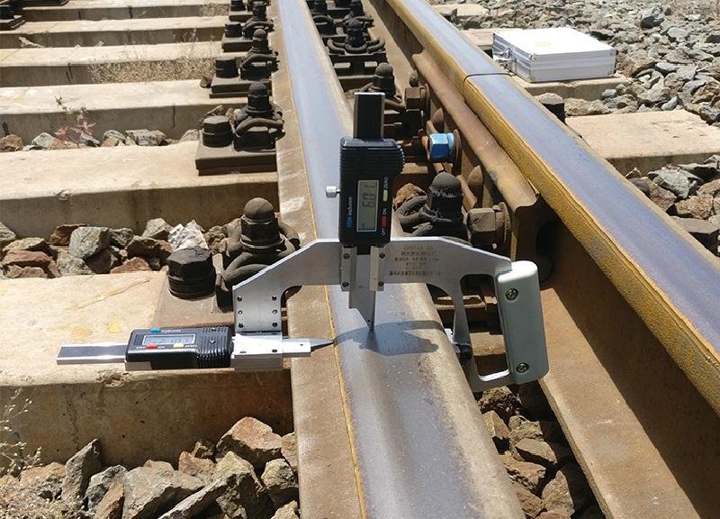 High Accuracy Digital Track Wear Gauge for Track Rail Head Loss Measuring Instru 3