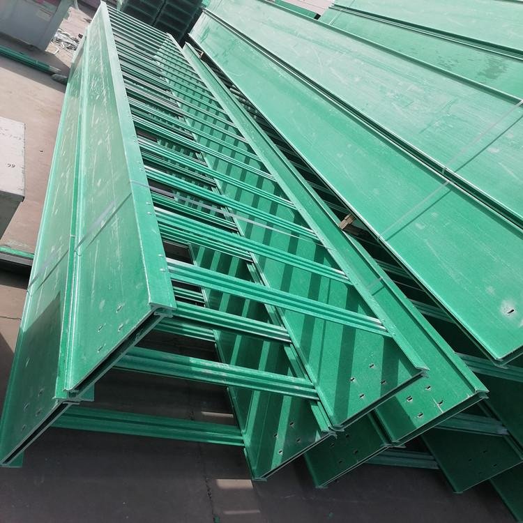 玻璃鋼梯級式橋架河北隆鑫復合材料有限公司