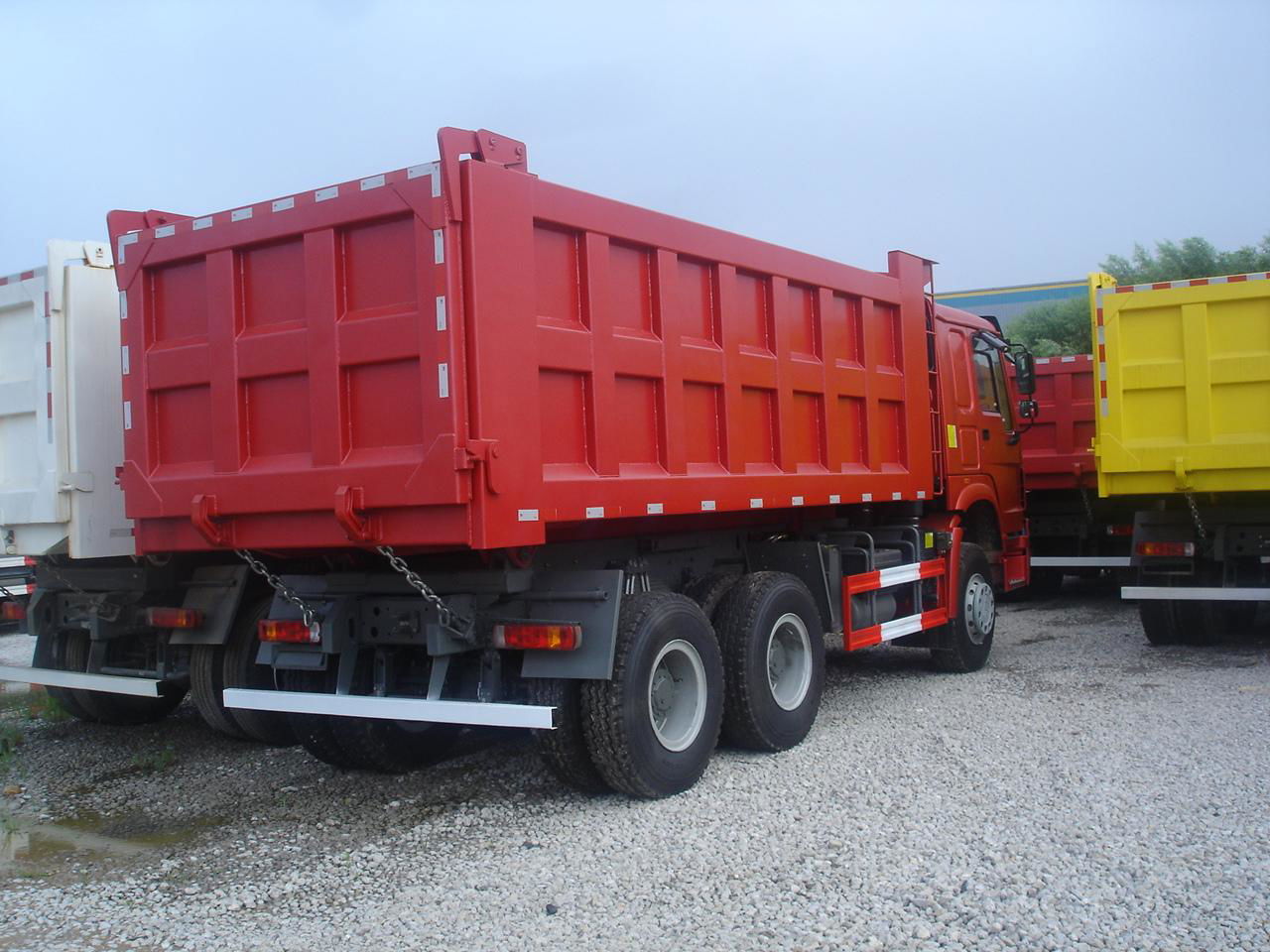 SINOTRUK HOWO dump truck 6X4 10W 20cbm heavy loading 5