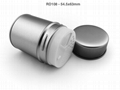 Metal round spice tin with dispenser 3