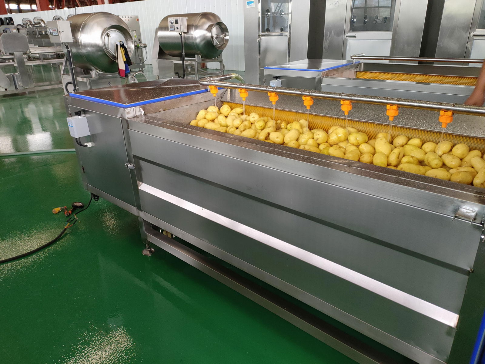 Automatic vegetable cleaning and processing line 4