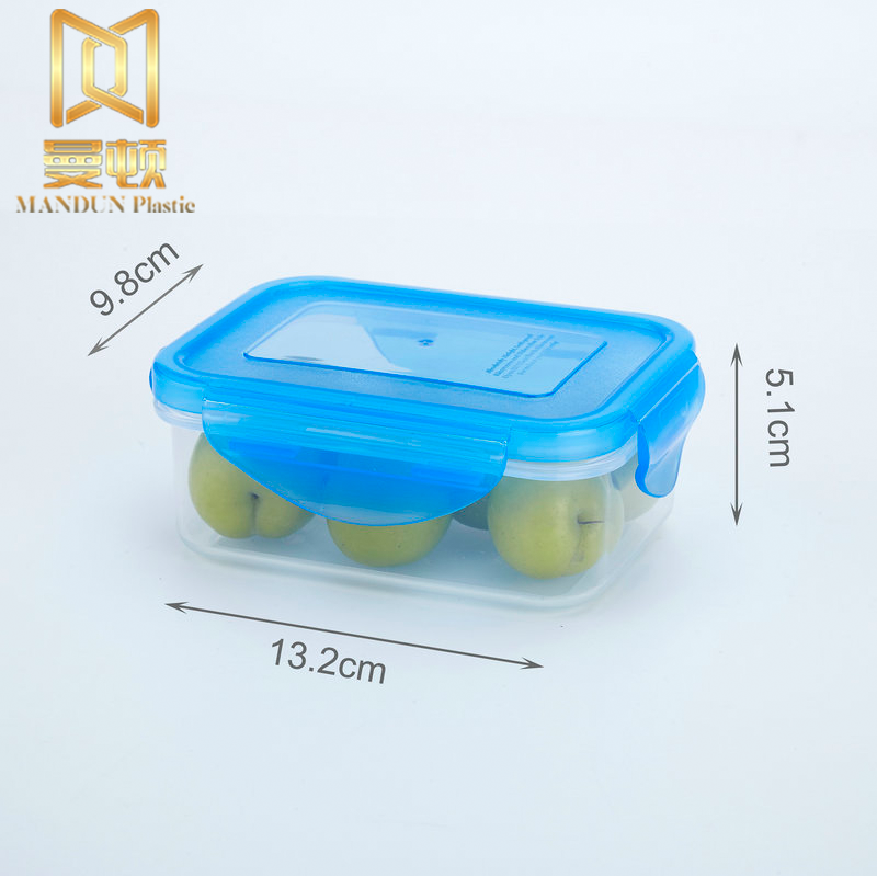 Transparent plastic container for food preservation microwave heating