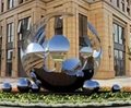 大型不鏽鋼鏤空球雕塑定製鏡面自轉發光圓球水景燈光球裝飾品擺件 5