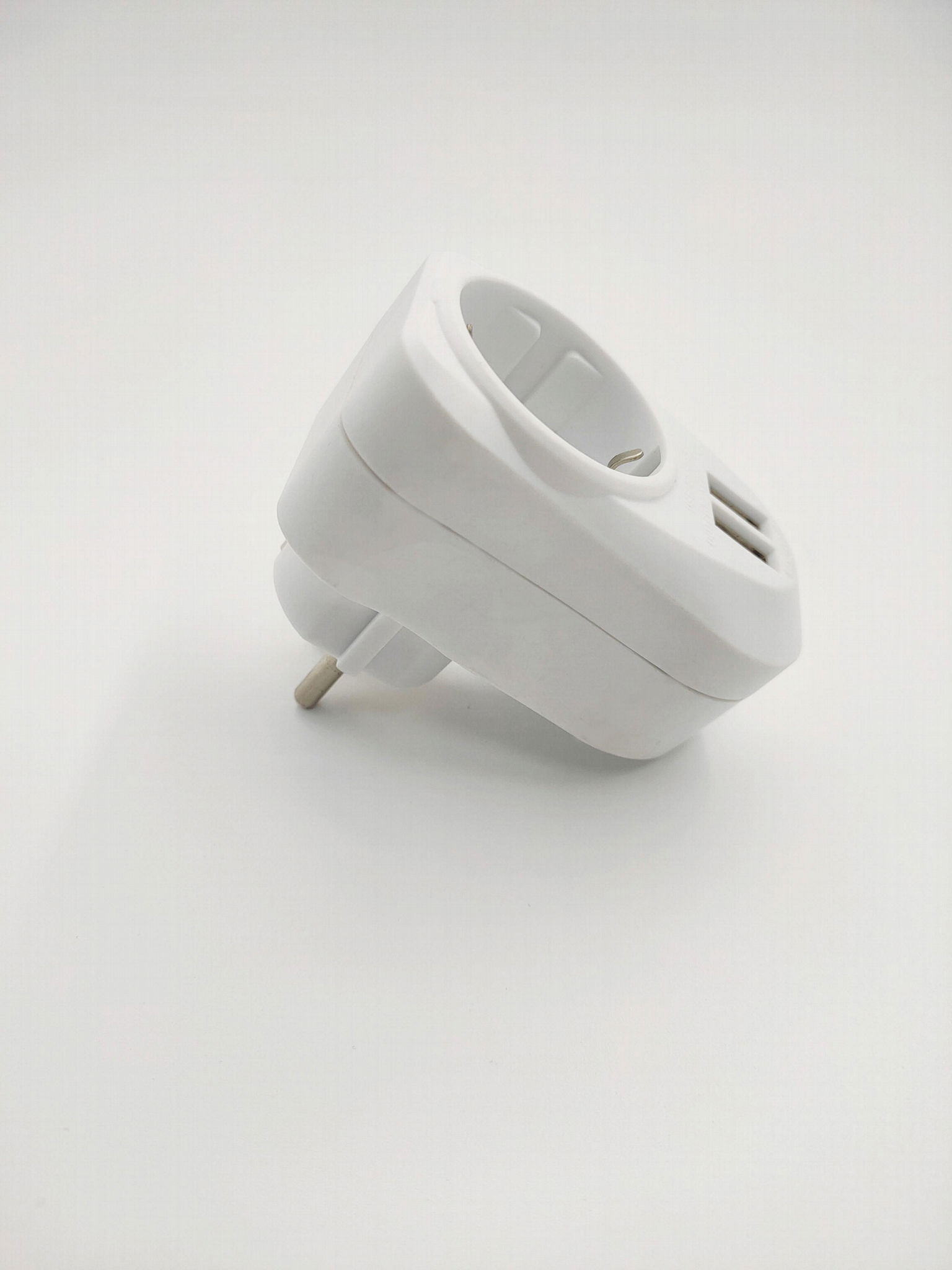 Germany type adapter with USB charge 3