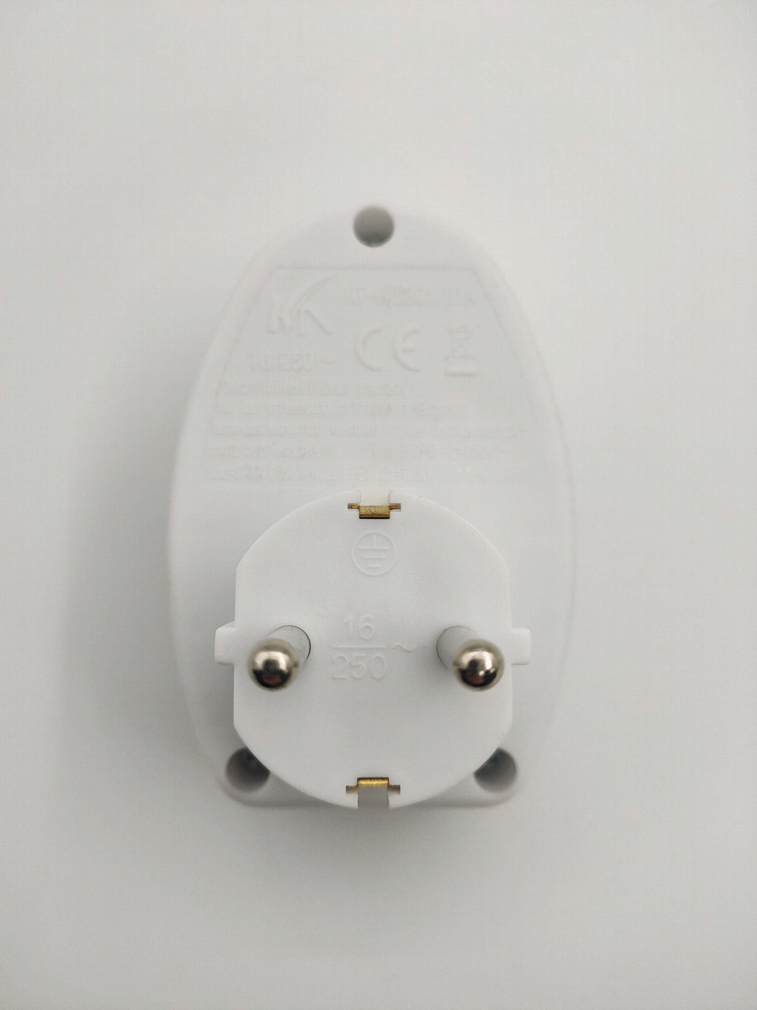 Germany type adapter with surge protection 3