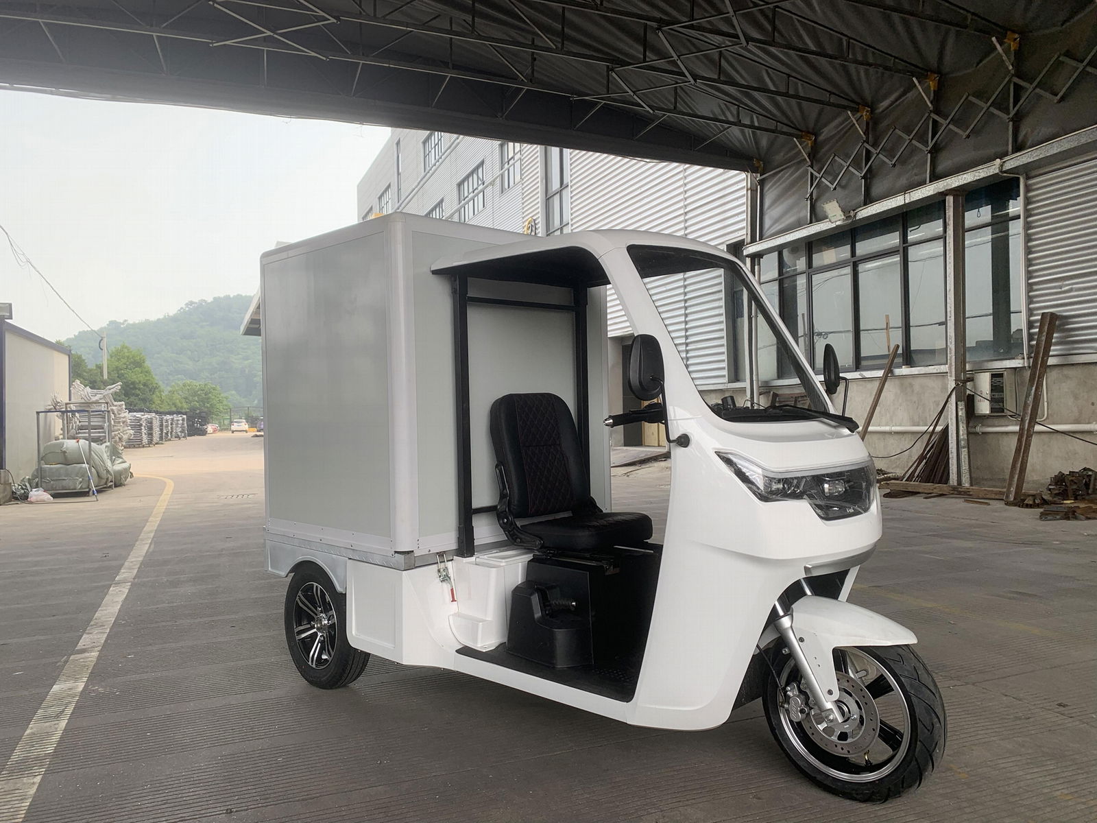 EEC COC certificate electric cargo tricycle electric cargo truck DHL