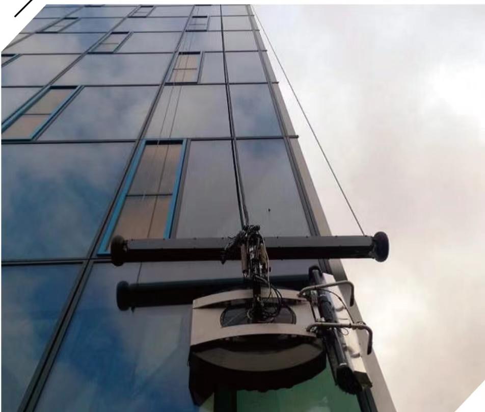 建築平板玻璃吸附爬行機器人 3
