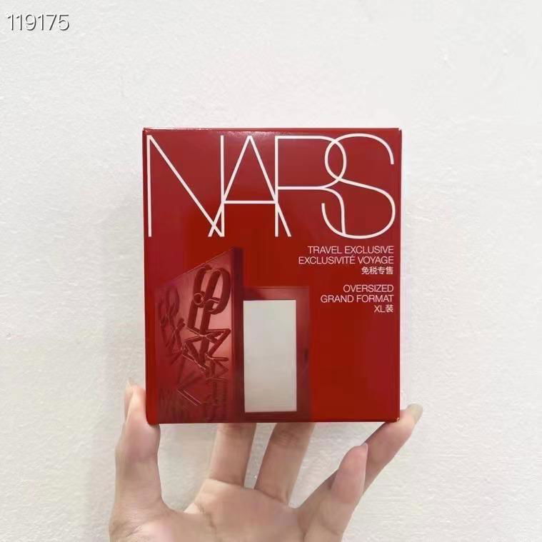 NARS All day luminous powder foundation 3