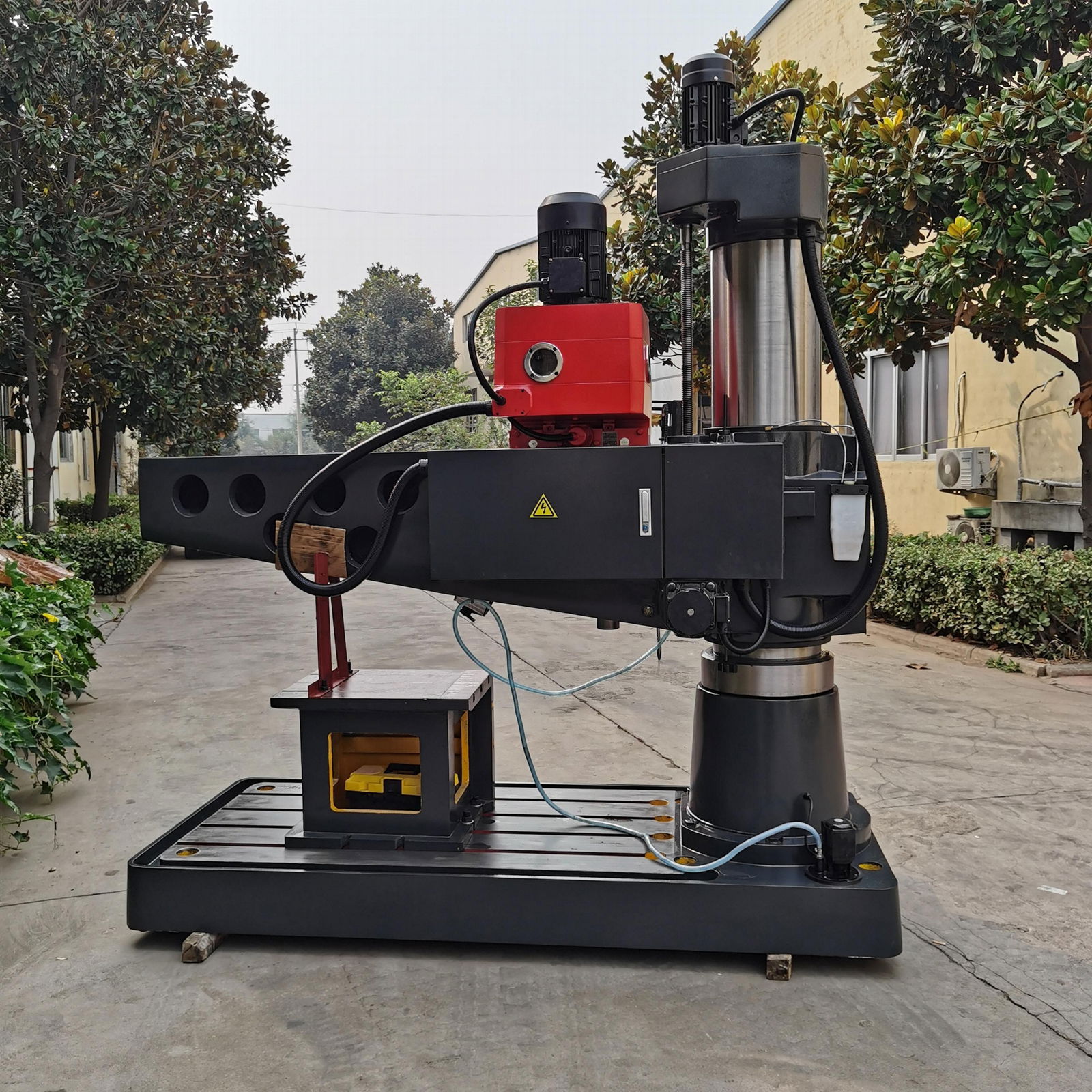 Hot sale radial drilling machine hydraulic type for sale 4