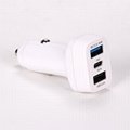 Universal Portable 3 USB Ports Plastic USB Car Fast Charger for Mobile Phone