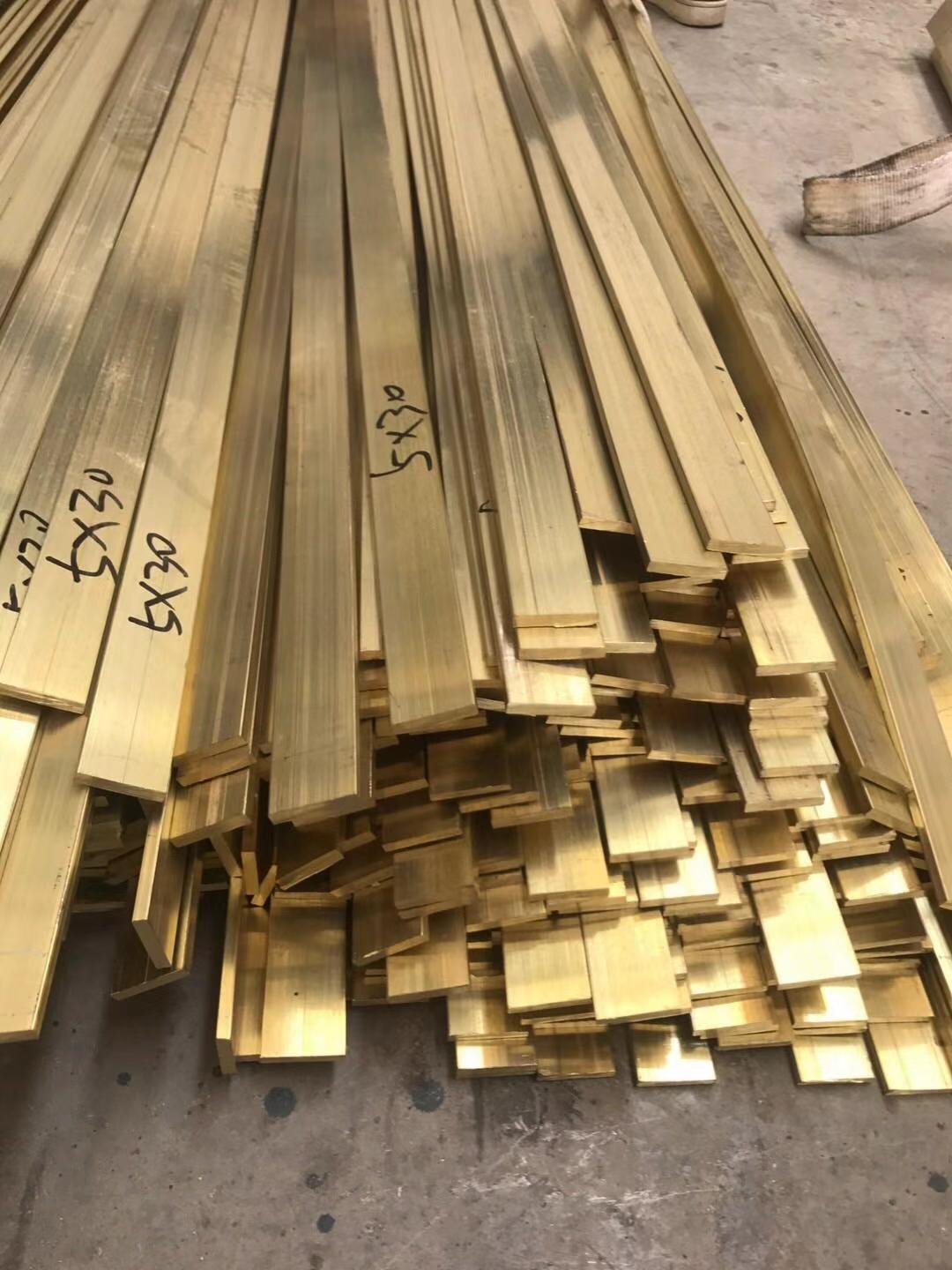 湖州供应黄铜排黄铜条环保铜条冲压铜条异形铜排装饰铜条 1