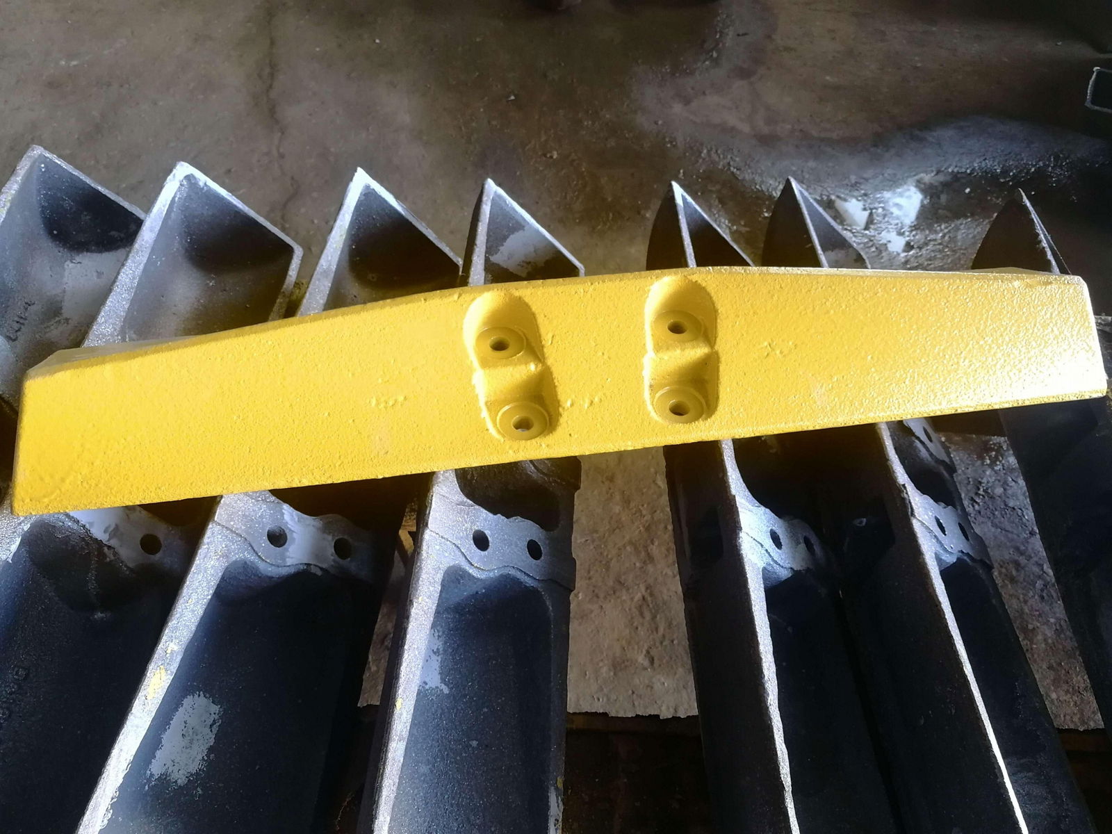 Track Shoe [Use for Excavator, Bulldozer, Crane] 4