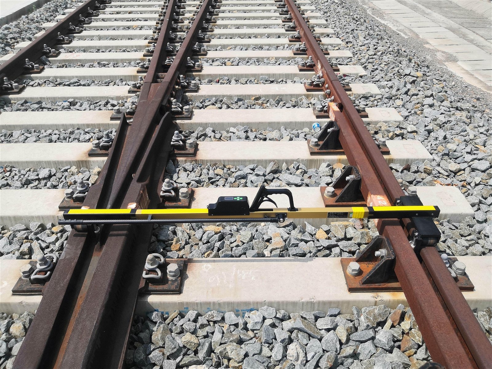 Digital Portable Rolling Track Gauge for Track Geometry Measurement 3