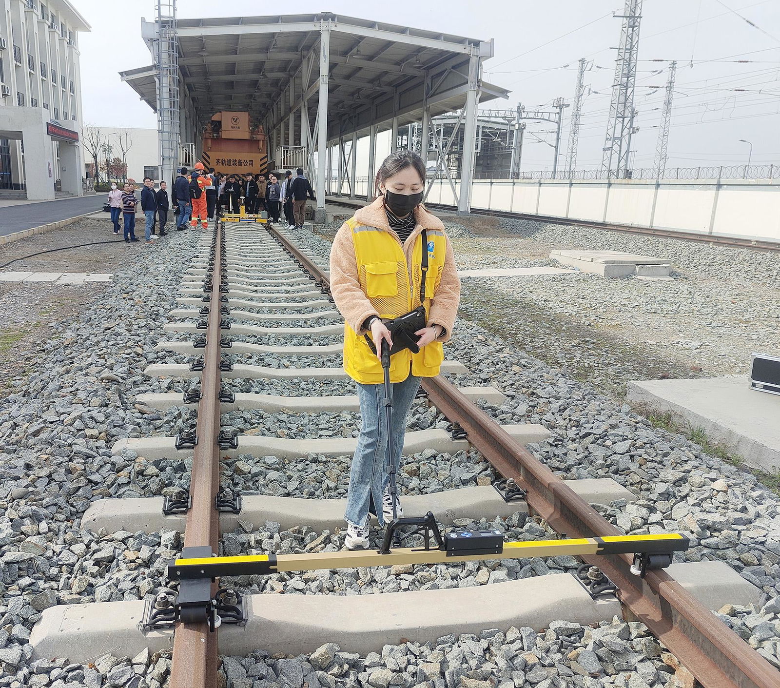 Railway Digital Rolling Track Gauge for Track Geometry Measurement 3