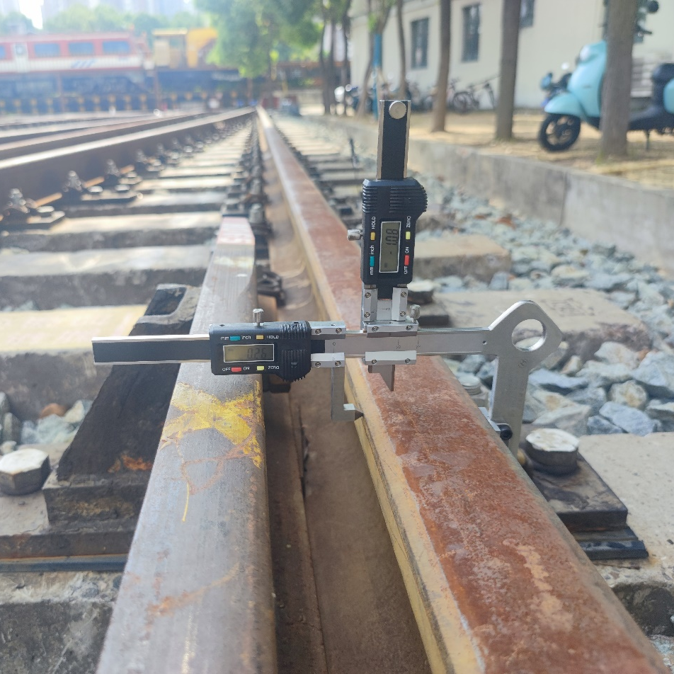 Sliding Digital Rail Wear Gauge for Railway Switch Postion Rail Profile Wear Mea 2