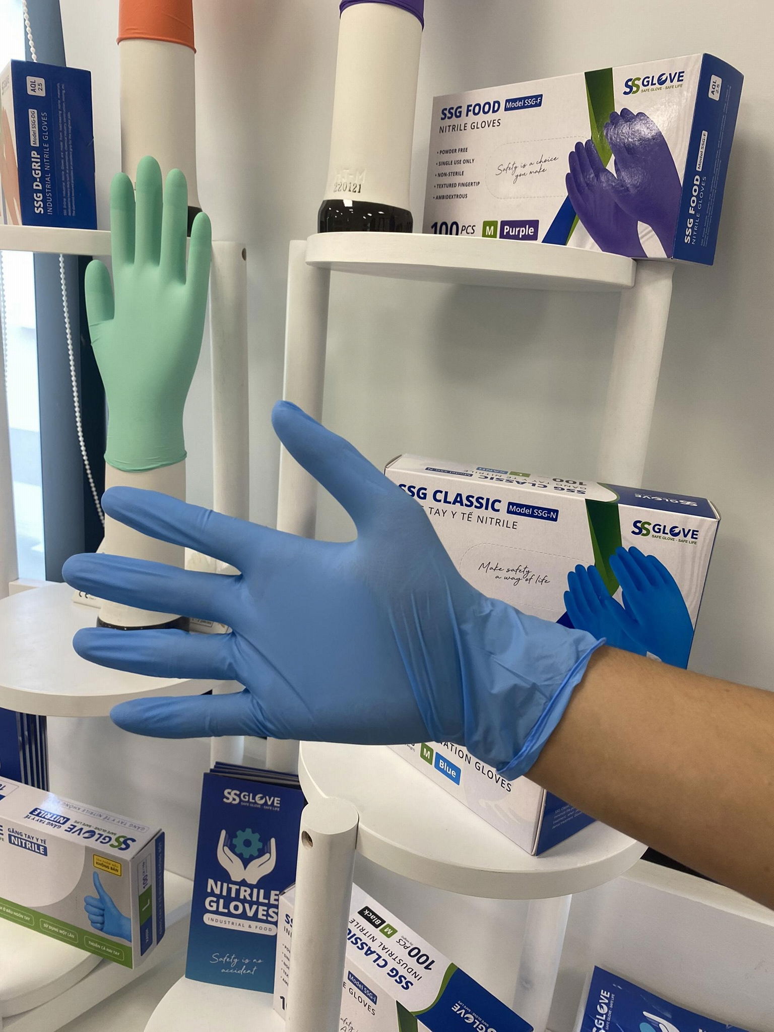 SSG Disposable All-purposed Gloves, 100% Nitrile, No Powder-Made in Vietnam 4
