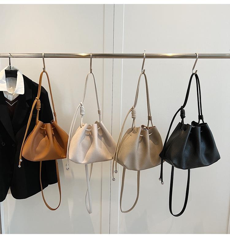 Female large capacity drawstring bucket bag 5