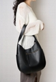 High quality crescent-shaped leather bag 3