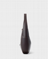 High quality crescent-shaped leather bag 17