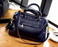 2025 Women's New Fashionable Handbag 4
