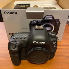 Canon EOS 5D Mark IV DSLR