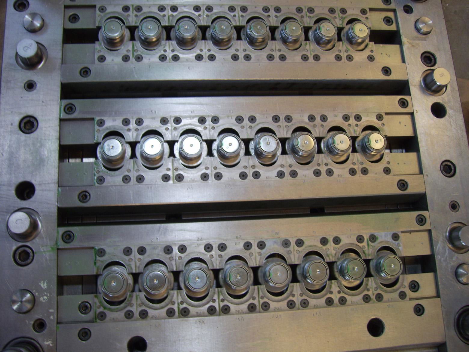 china injection mold maker 2