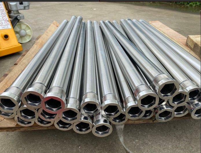 Stainless steel wedge shaped filter tube with filter element