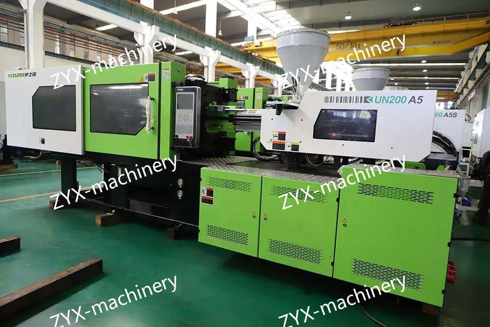 CASTING MACHINE 50 TONS injection moulding machine 3