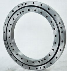 Slewing bearing