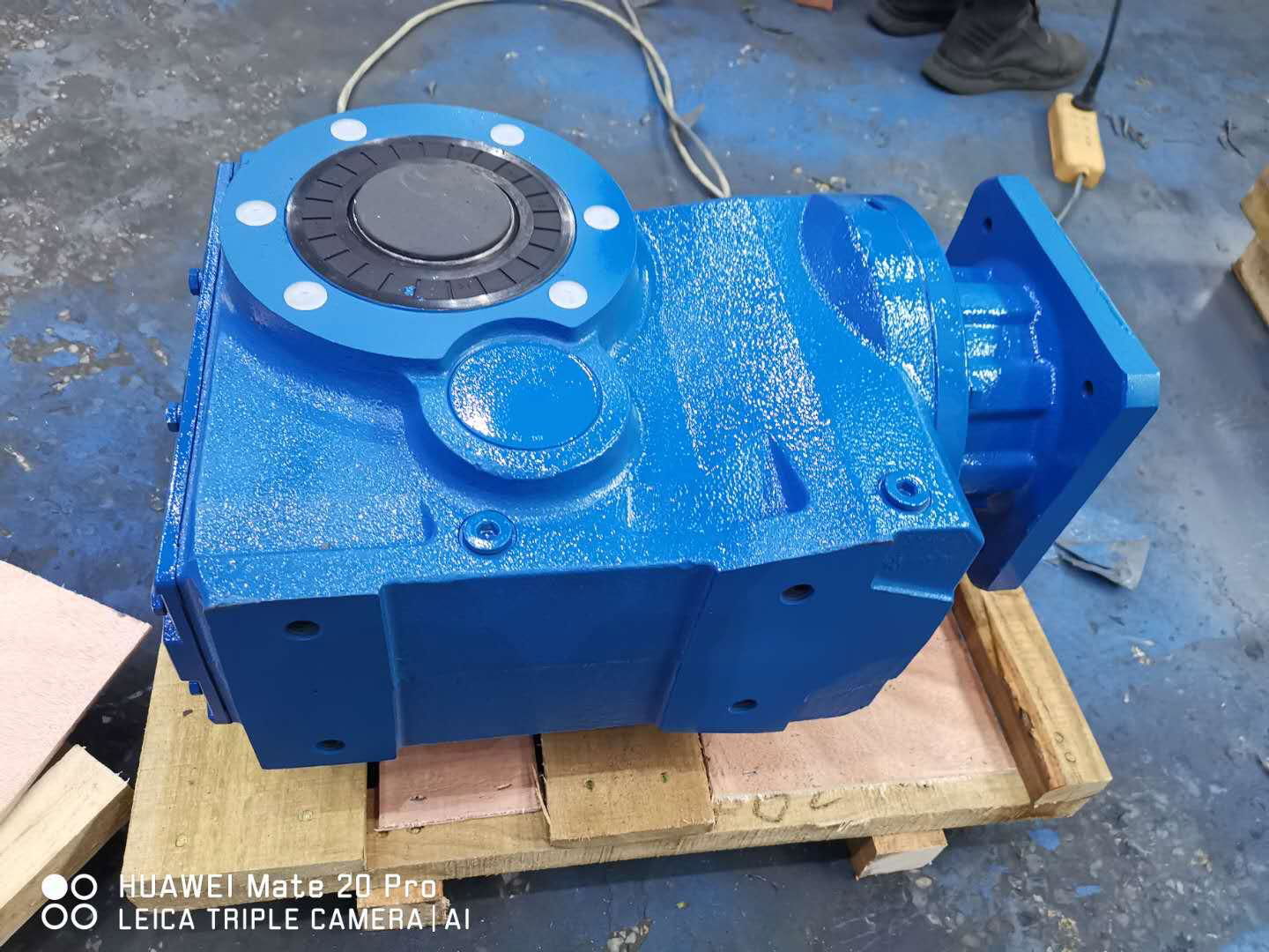 TGS K series helical bevel gear reducer 4