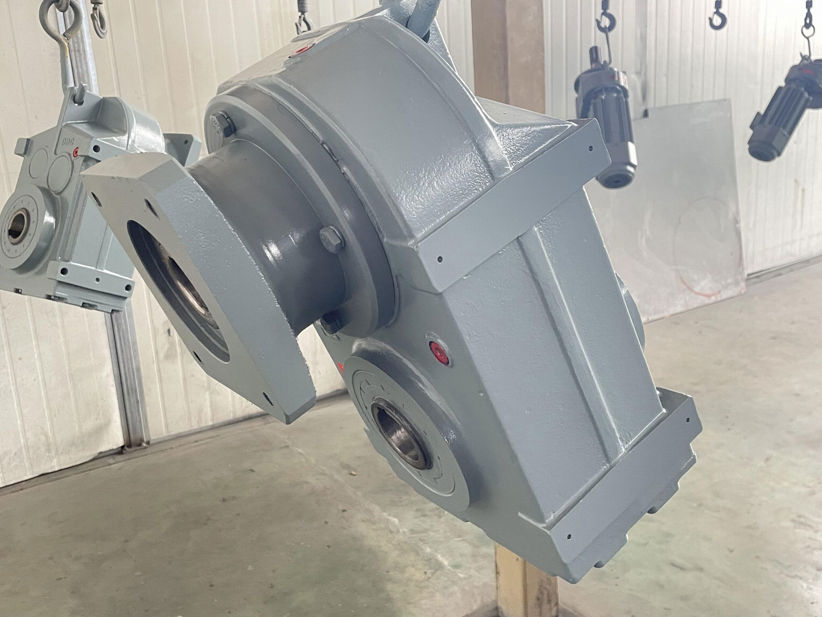 TGS F series parallel axis helical gear reducer 4