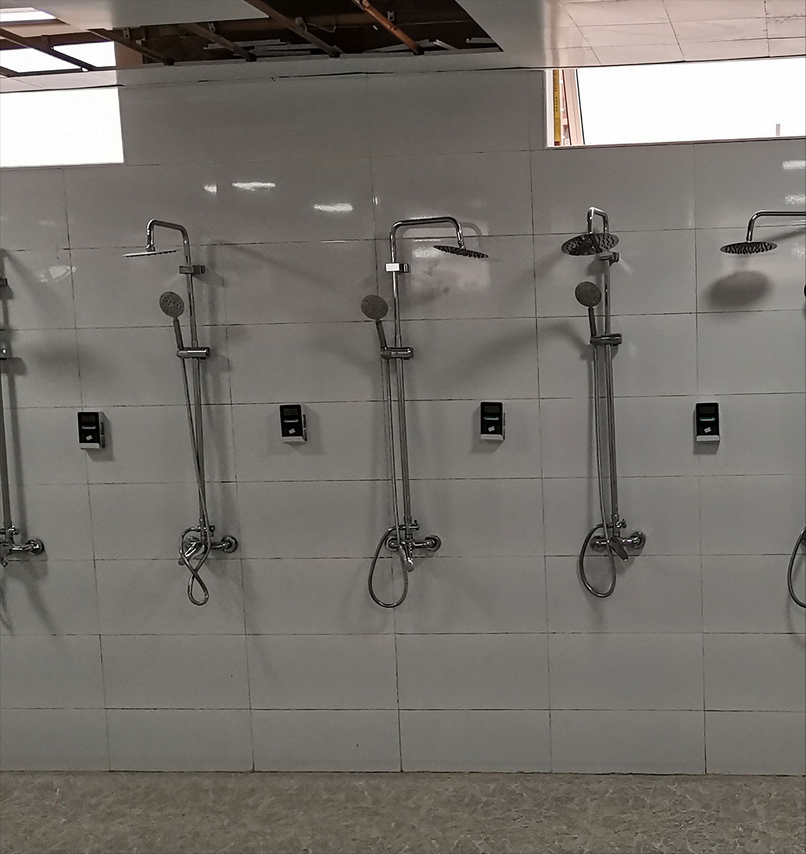武汉武昌浴室扫码刷卡水控器，洗澡插卡机 5