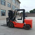 3 tons two wheel drive diesel forklift