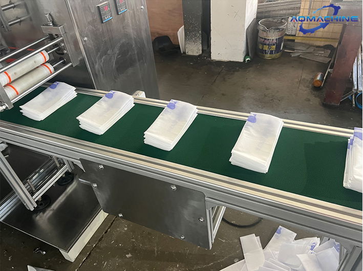 Disposable Restaurant Bib Making Machine Non woven Waterproof Adult Bibs Apron M 4