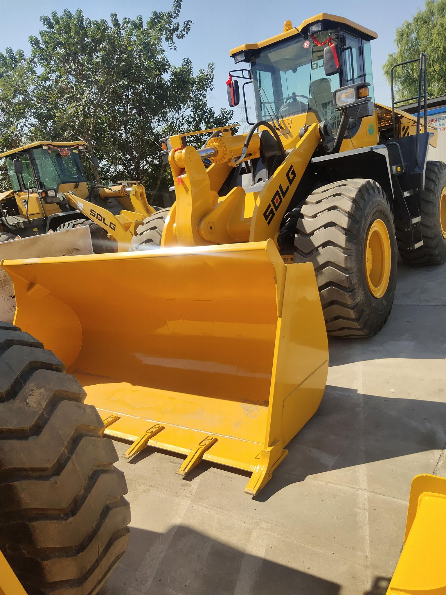 Cheap and fine Lingong 956L loaders for sale 3