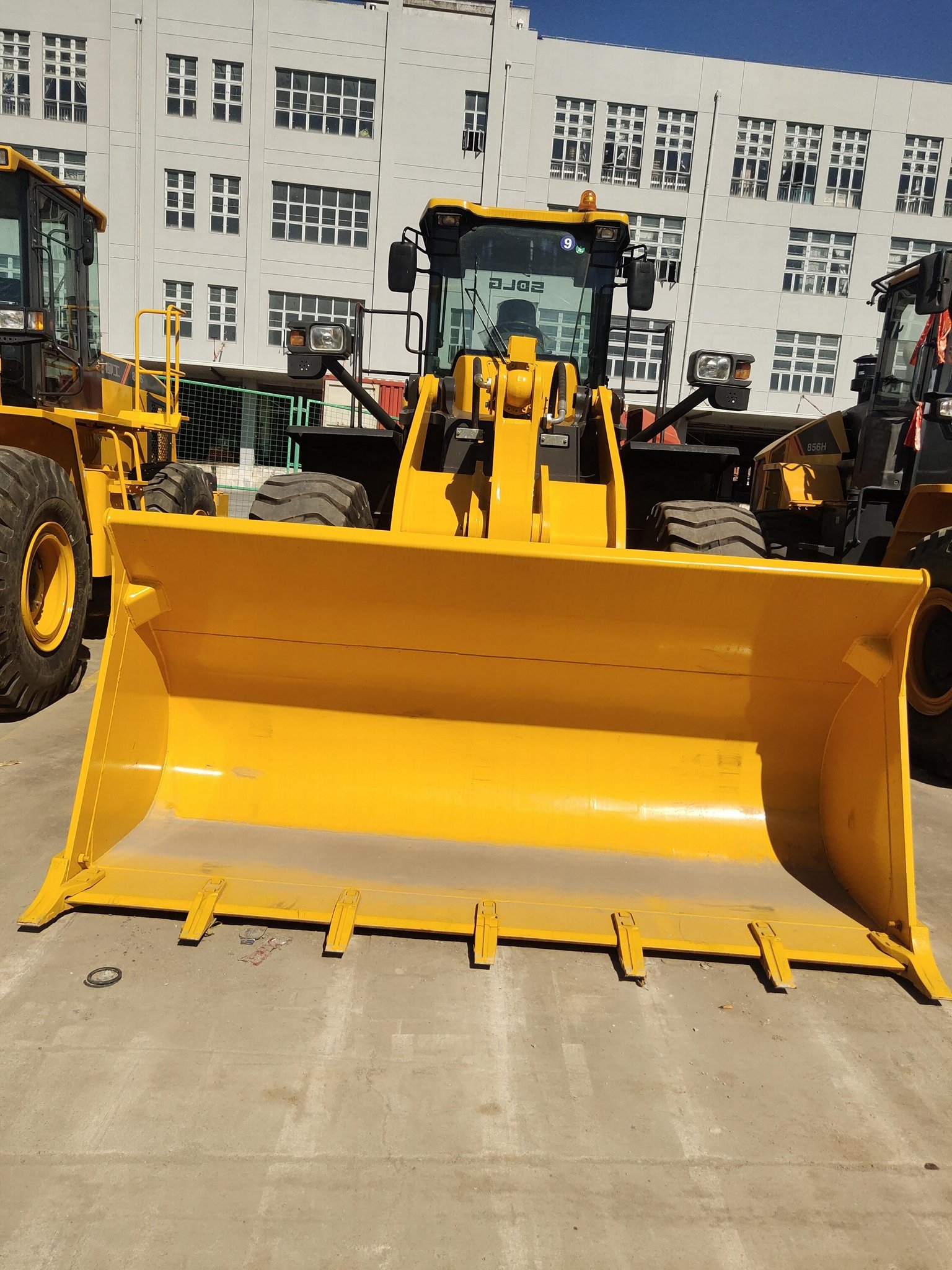 Cheap and fine Lingong 956L loaders for sale