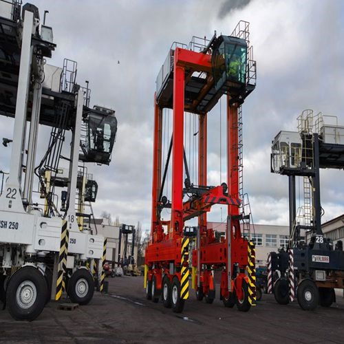 High-performance Fuel-efficient Straddle Carrier for Sale 5