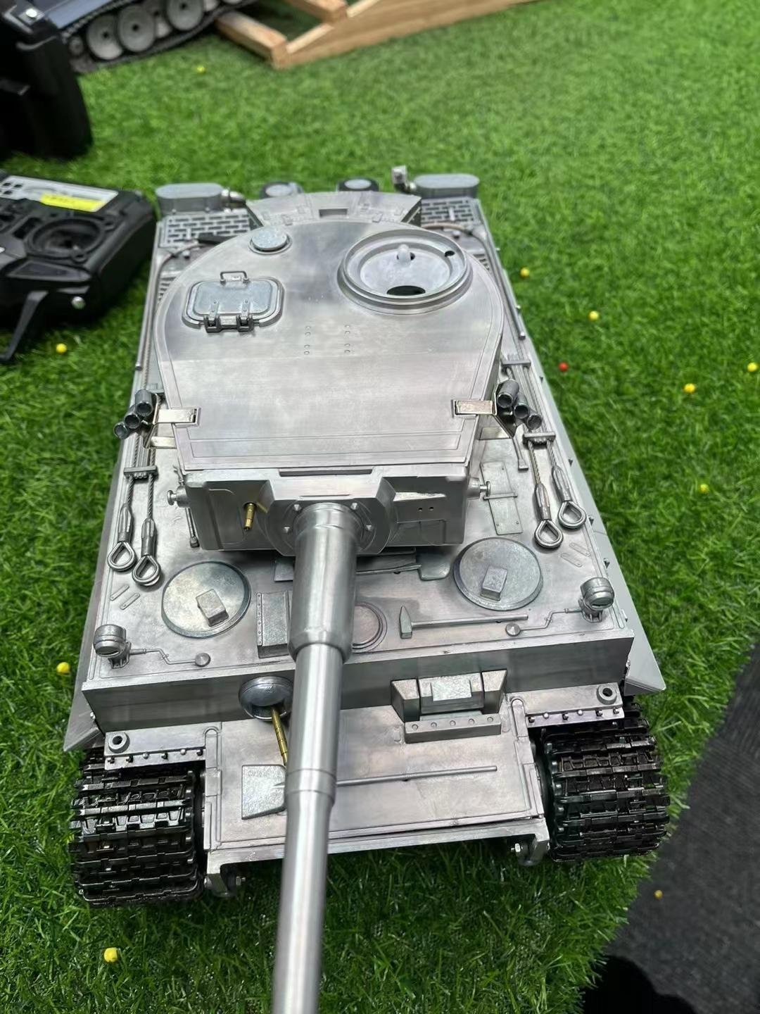 1:16虎式遥控坦克模型（全金属） 5