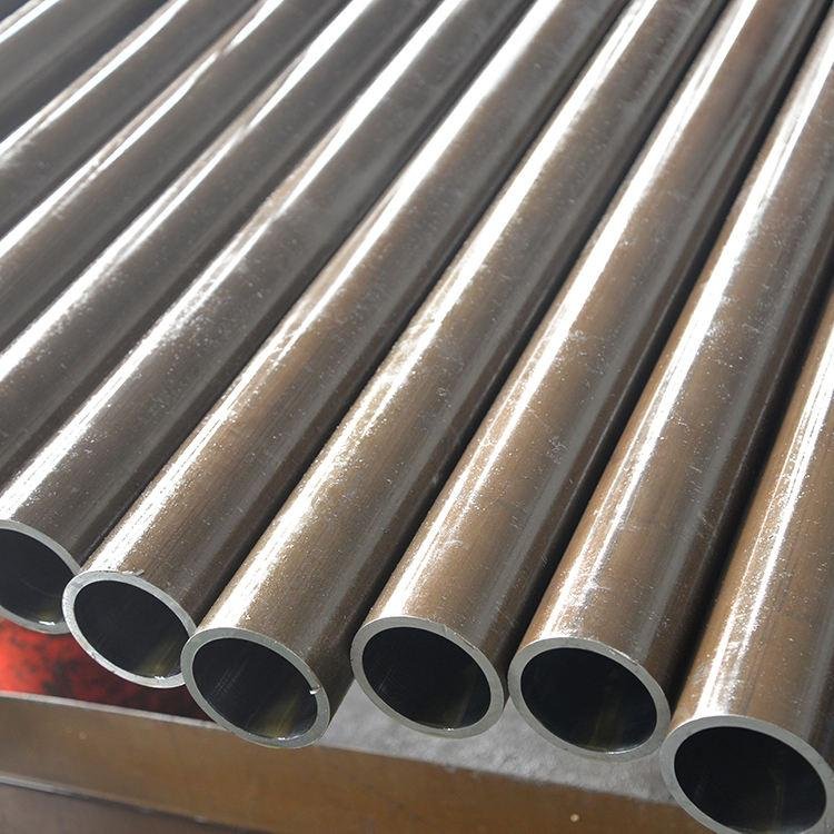 45 Carbon Seamless Black Casing Pipeline Seamless Steel Pipe For Oil And Gas 4