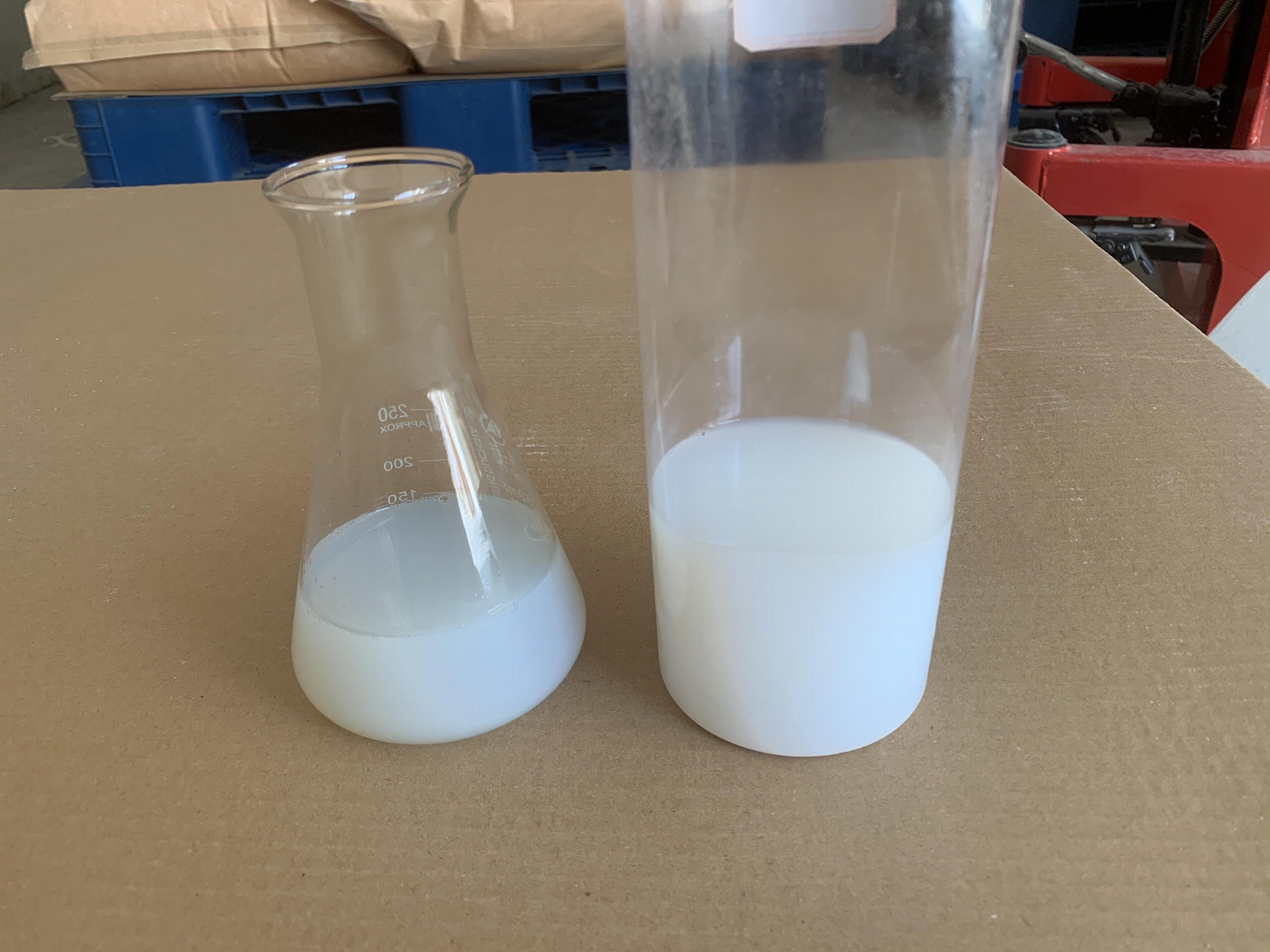 水性涂料耐磨用伽马相纳米氧化铝乳白色分散液 3