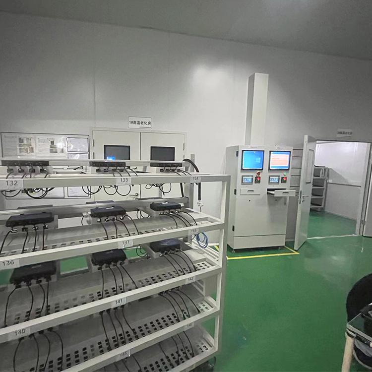 湖北多功能高溫老化房 5