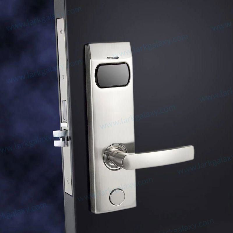 Face Identify Fingerprint Bluetooth Password Electronic intelligent Lock