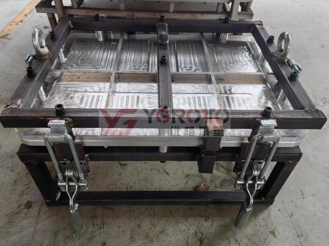 OEM Rotational molds YOUGE factory Customization of various rotoplastic molds 4