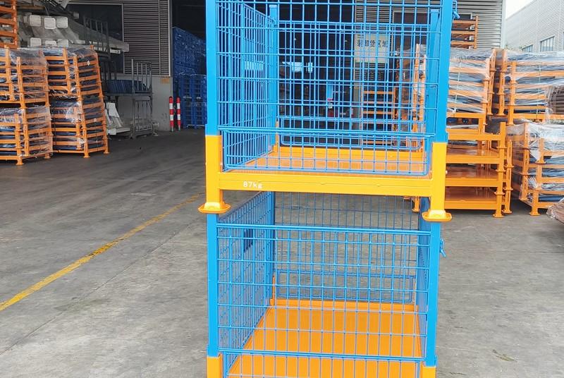 Collapsed stacker rack 4