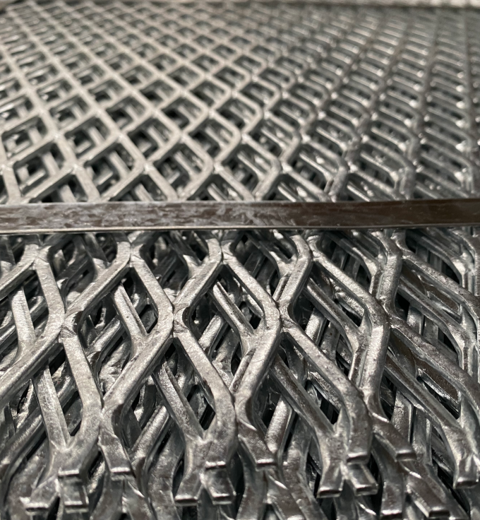 Black Steel Standard Expanded Metal Mesh Grating for Walkway Flooring 2