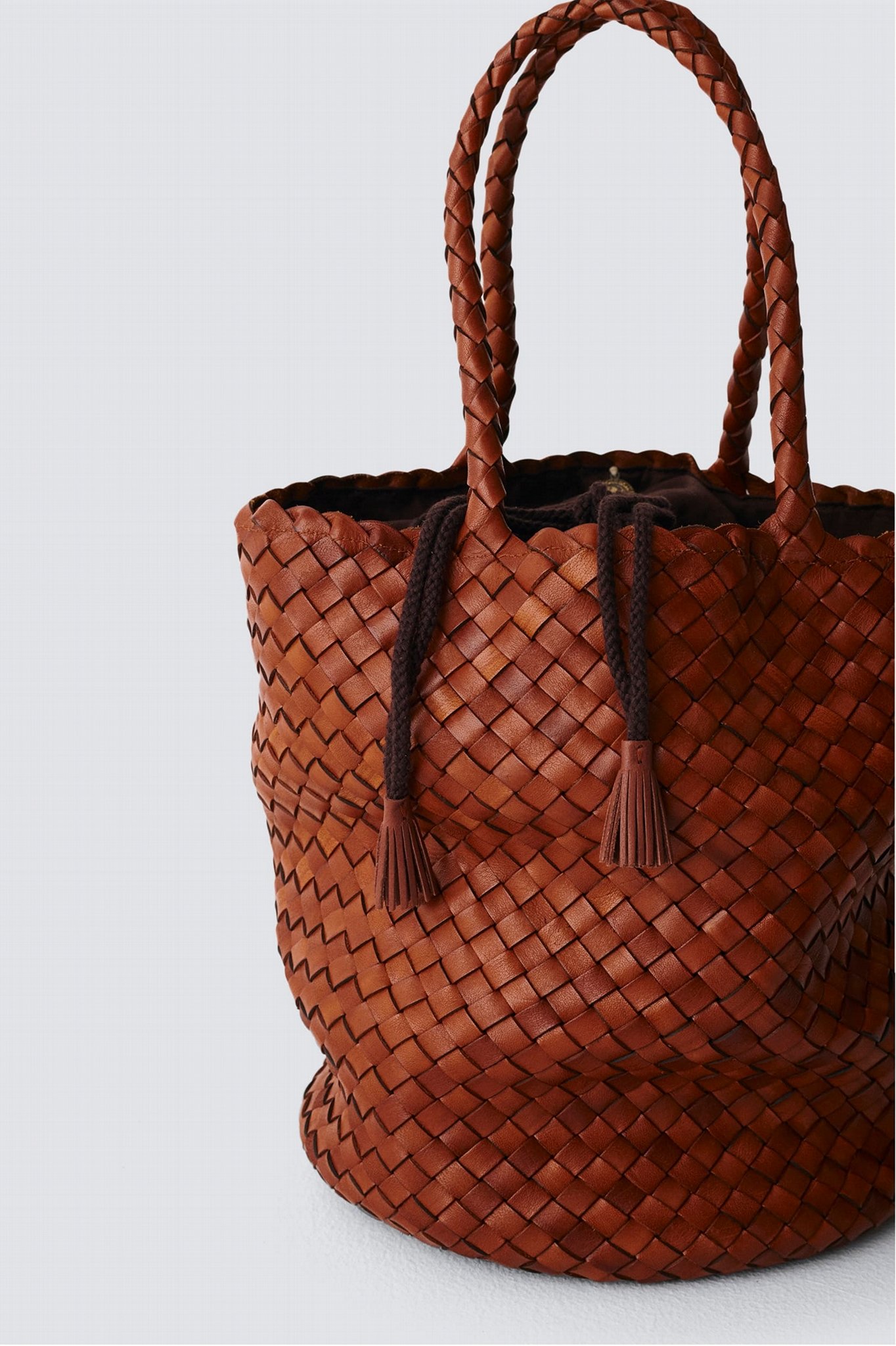 Stysion Handmade Leather Woven Bags - Artisanal Elegance 2