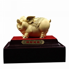 Velvet Sand Gold Crafts Golden Pig