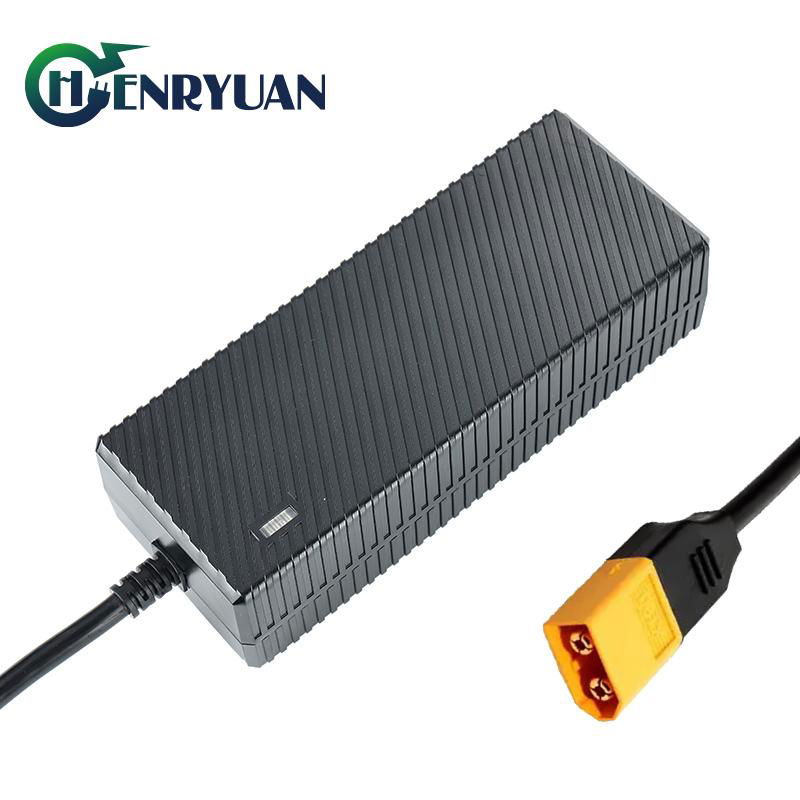 Reliable Fast Charger 14.6V 10A LiFePO4 Battery Charger 3