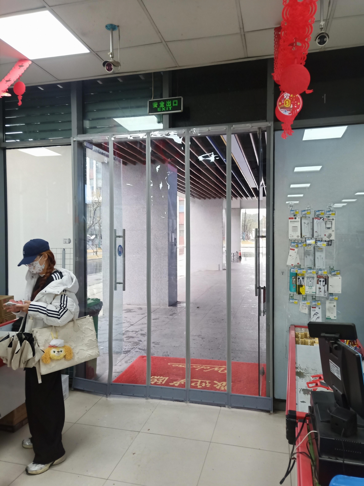 蘇州市安裝磁吸軟門帘PVC軟門帘塑料透明軟門帘 2